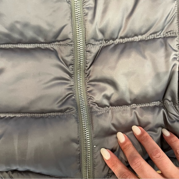 Prada Authentic Silver Gray Short Down Puffer Quilted Fox Fur Hood 40/XS $1500 - Picture 13 of 16